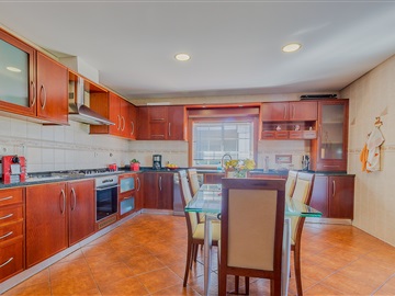 Casa T3 / Penafiel, 16-Urrô