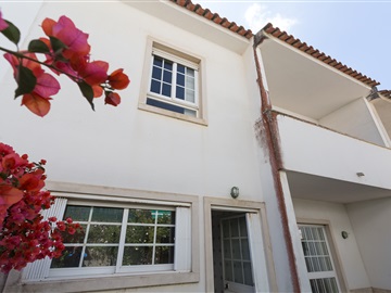 Moradia em Banda T4 / Sintra, Varge Mondar