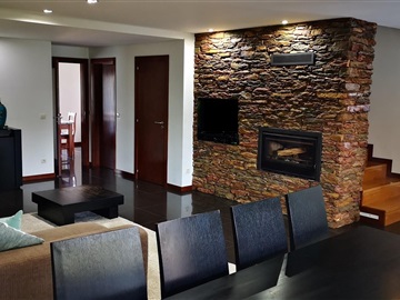 Moradia Geminada T4 / Vila Verde, Coucieiro