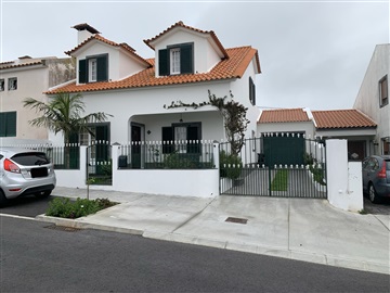 Moradia T4 / Ponta Delgada, Relva