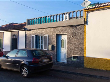 Moradia T4 / Ponta Delgada, Rosto do Cão (Livramento)