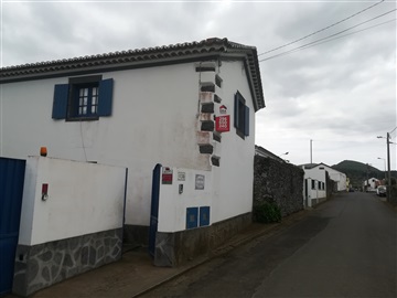 Moradia T6 / Ponta Delgada, São Vicente Ferreira